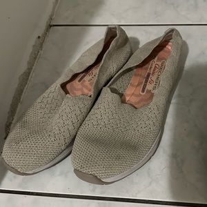 Skechers Size 8